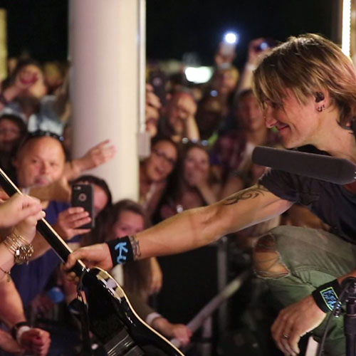 Square-Version-Keith-Urban